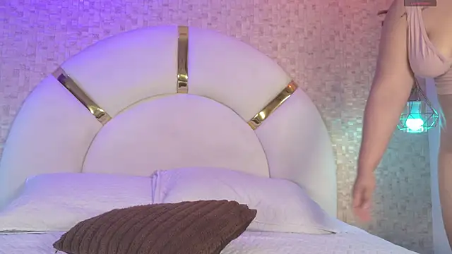 aria sm online show from November 2025 07:13:02 PM