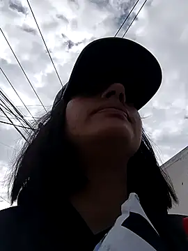 Luna juicy online show from December 2025 01:42:01 PM