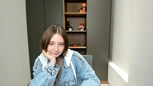 Snapshot of SilvanaBeckles chatting on November 2025 04:11:02 AM SilvanaBeckles online show from November 2025 04:11:02 AM