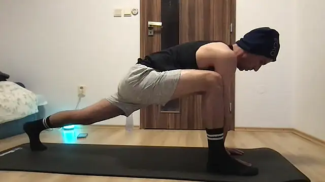 Snapshot of TheShavedGamer chatting on November 2025 03:10:02 PM TheShavedGamer online show from November 2025 03:10:02 PM