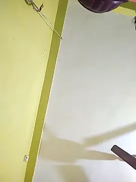 hootmom online show from November 2025 06:12:02 AM