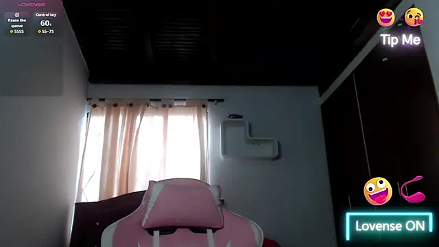 chloe cherry  online show from November 2025 07:54:01 PM