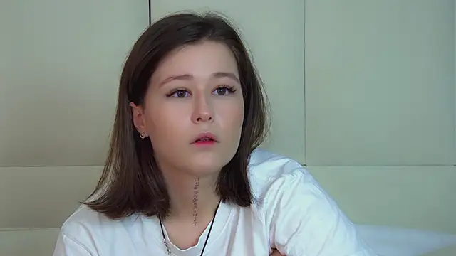 MiaJoys online show from November 2025 06:52:02 PM