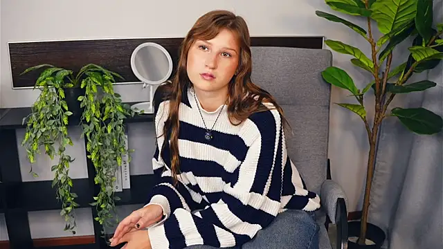 YeeVella online show from November 2025 06:13:02 AM