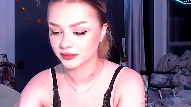 Snapshot of MissVelour chatting on November 2025 04:06:01 PM MissVelour online show from November 2025 04:06:01 PM