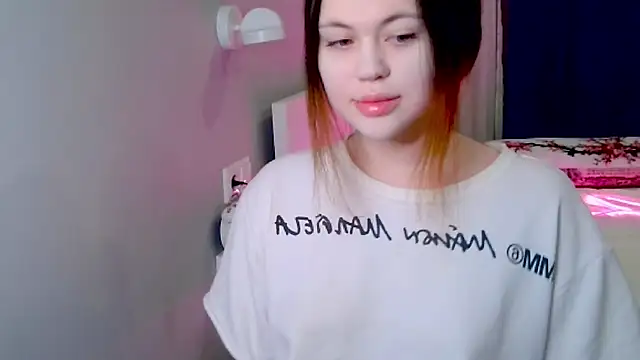 cuddlymisa online show from November 2025 06:52:02 PM