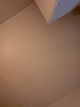 Body1978 M online show from November 2025 01:00:01 PM