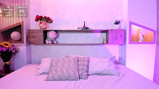 Emma Cobb online show from November 2025 09:50:01 PM