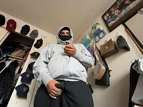 tinydick600  online show from November 2025 11:43:02 PM