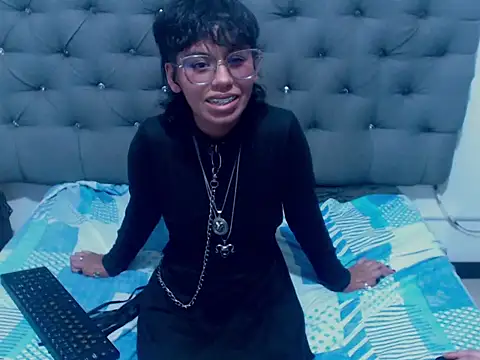 Snapshot of AsmodeaDominatrix chatting on November 2025 09:04:01 PM AsmodeaDominatrix online show from November 2025 09:04:01 PM