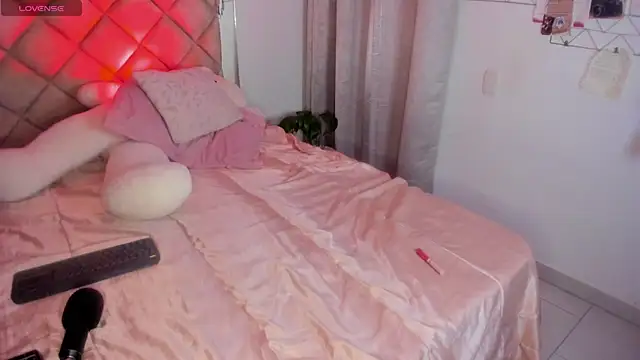 Sweettpepper25 online show from November 2025 11:16:01 PM