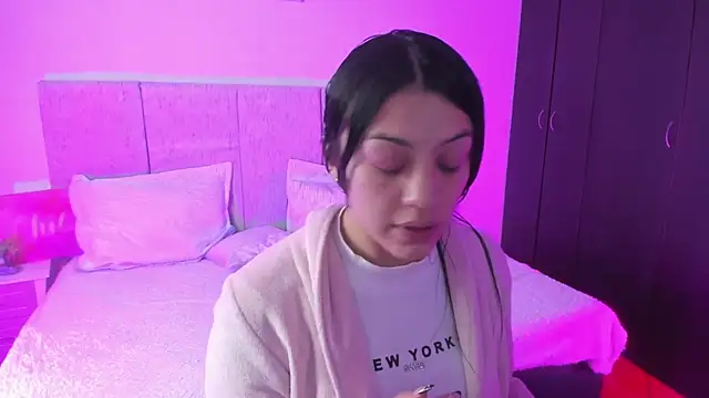 Snapshot of AmmySweett1 chatting on November 2025 03:39:02 AM AmmySweett1 online show from November 2025 03:39:02 AM