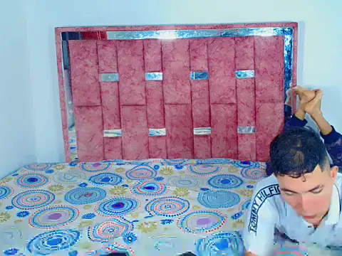 alejoSteele online show from November 2025 07:08:02 AM