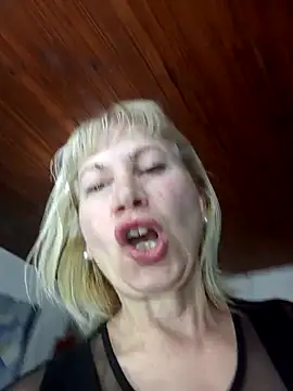 Snapshot of SexyMilf1211 chatting on November 2025 01:00:02 AM SexyMilf1211 online show from November 2025 01:00:02 AM