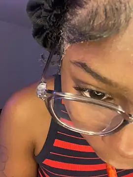 Snapshot of Mistresslucyxxx chatting on November 2025 10:37:01 PM Mistresslucyxxx online show from November 2025 10:37:01 PM