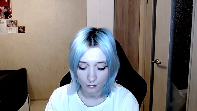 Snapshot of SophiaLur chatting on November 2025 03:51:01 PM SophiaLur online show from November 2025 03:51:01 PM