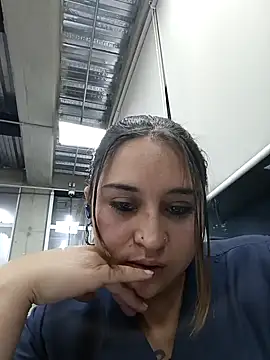 Snapshot of Lunabella3 chatting on November 2025 06:02:01 AM Lunabella3 online show from November 2025 06:02:01 AM