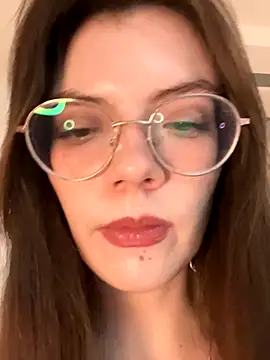 Snapshot of Enigma2007 chatting on November 2025 10:10:02 AM Enigma2007 online show from November 2025 10:10:02 AM