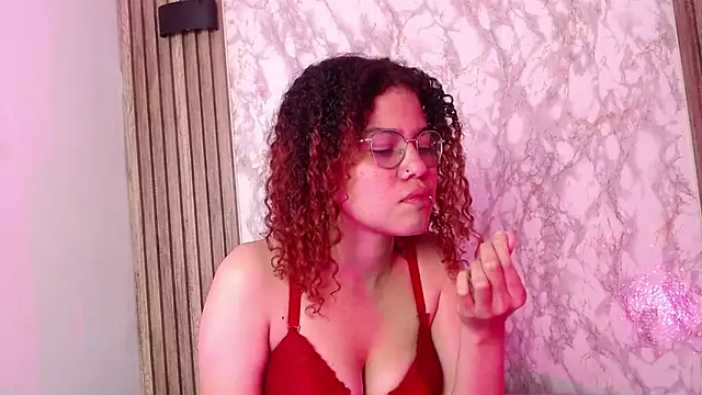 Annie Chers online show from November 2025 04:17:02 AM