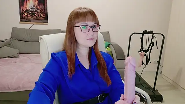 Snapshot of Foxy-lady chatting on October 2025 06:57:02 AM Foxy-lady online show from October 2025 06:57:02 AM