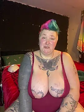 DamagedGoddessX online show from November 2025 06:20:01 PM