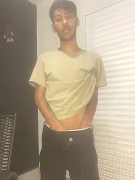 Snapshot of Gustavomerlin2027 chatting on November 2025 03:38:02 PM Gustavomerlin2027 online show from November 2025 03:38:02 PM