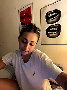 LouaneRls online show from November 2025 11:05:01 PM