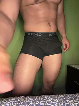 Snapshot of hardsexboyfit chatting on November 2025 12:32:02 AM hardsexboyfit online show from November 2025 12:32:02 AM