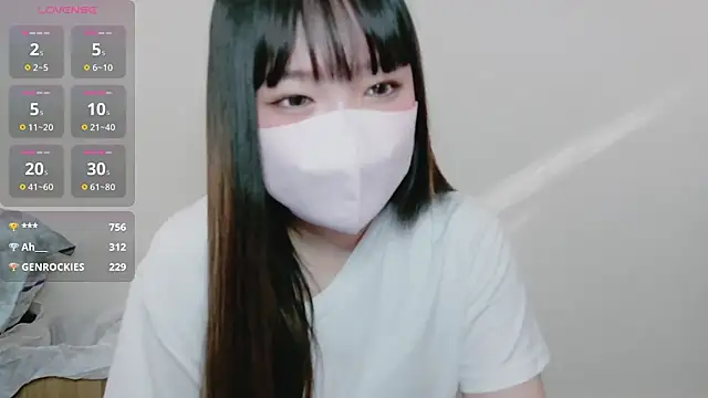 Kururi tyan online show from November 2025 02:44:02 AM