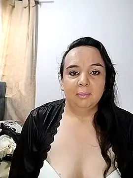 Snapshot of Ivonne_17 chatting on November 2025 05:23:02 PM Ivonne 17 online show from November 2025 05:23:02 PM