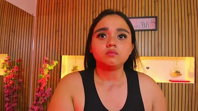 Snapshot of SaraLondon13 chatting on November 2025 11:15:01 PM SaraLondon13 online show from November 2025 11:15:01 PM