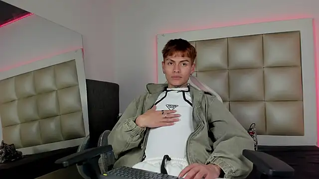 damian js online show from November 2025 04:12:01 AM