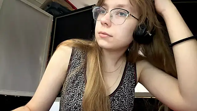 LouettaTornese online show from November 2025 08:57:02 AM