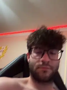 giganticgeorge online show from November 2025 04:44:02 AM