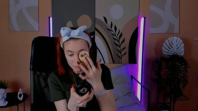 SierraHarper online show from December 2025 07:50:02 AM