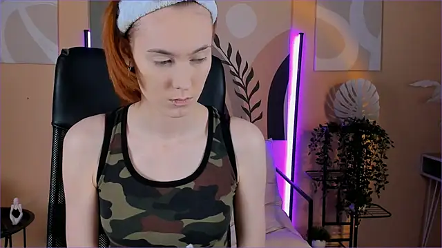 SierraHarper online show from December 2025 04:23:02 PM