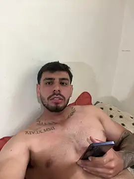 Snapshot of oliverr_queen chatting on November 2025 03:34:01 PM oliverr queen online show from November 2025 03:34:01 PM