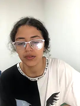 Lucris0304 online show from November 2025 07:02:01 PM