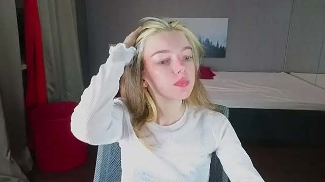 Snapshot of MILLIE_MUR chatting on December 2025 05:13:01 AM MILLIE MUR online show from December 2025 05:13:01 AM