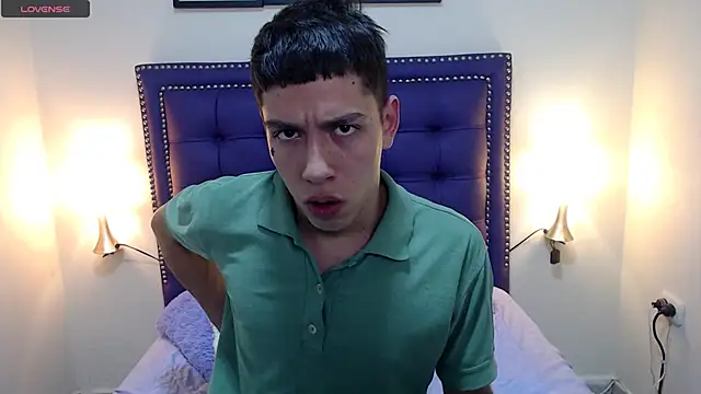 jaxthorn online show from November 2025 05:48:01 PM