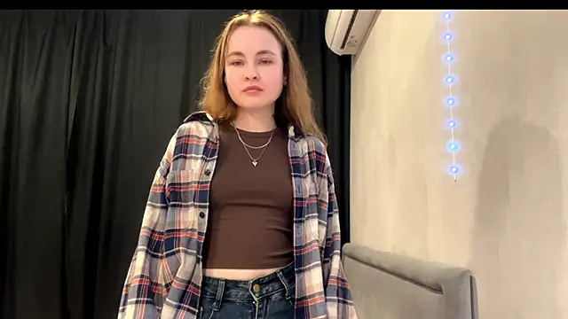 PrettyGhost online show from November 2025 03:12:02 PM