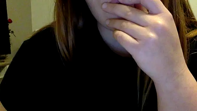 Snapshot of Blue-Coxy chatting on November 2025 06:19:01 PM Blue-Coxy online show from November 2025 06:19:01 PM