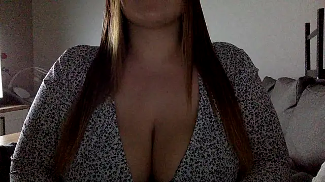 Snapshot of Blue-Coxy chatting on December 2025 10:27:02 PM Blue-Coxy online show from December 2025 10:27:02 PM