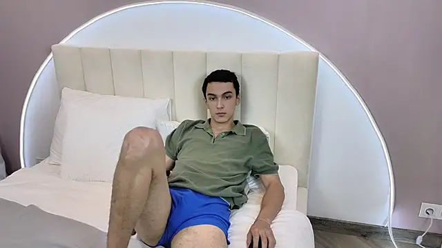 MoonlinSkinn online show from November 2025 08:03:02 AM