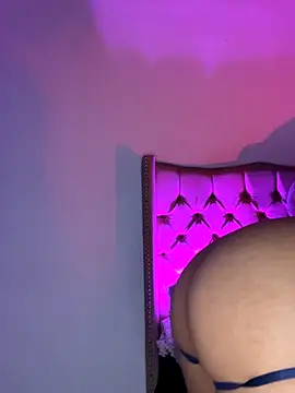 Snapshot of KarolRojas_22 chatting on December 2025 12:31:02 AM KarolRojas 22 online show from December 2025 12:31:02 AM