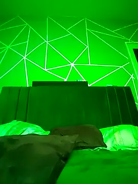 Reynpau19 online show from November 2025 04:23:02 AM