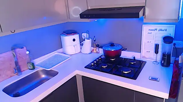 Snapshot of SaraAndrade_ chatting on December 2025 06:27:02 PM SaraAndrade online show from December 2025 06:27:02 PM