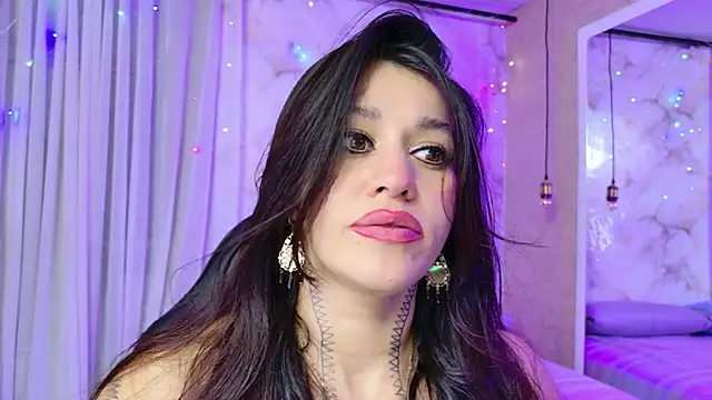 abby saenz 2025 online show from November 2025 08:42:02 PM