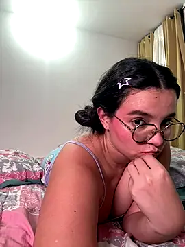 Snapshot of LilBunny_1 chatting on November 2025 12:00:01 AM LilBunny 1 online show from November 2025 12:00:01 AM