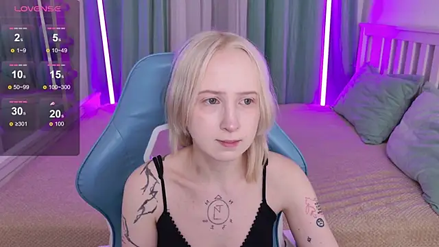 Snapshot of _Babyface_ chatting on December 2025 09:13:02 AM Babyface online show from December 2025 09:13:02 AM